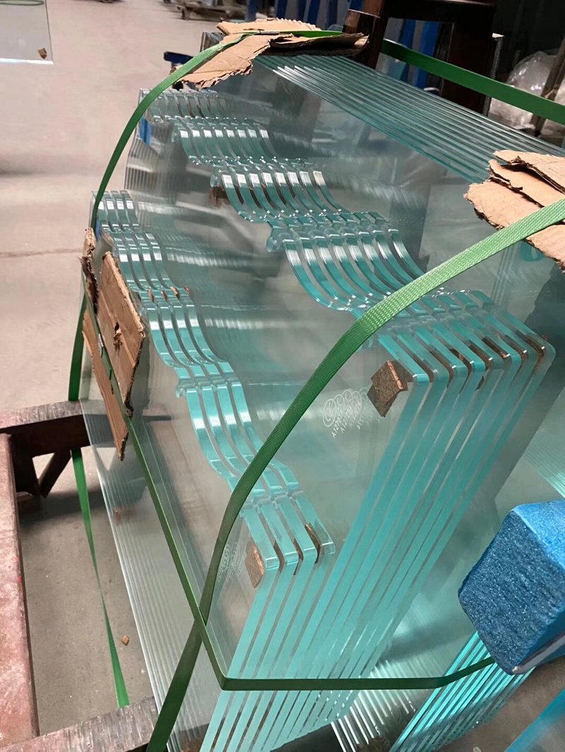 玻璃制品定制:现代生活中的美学与功能交融